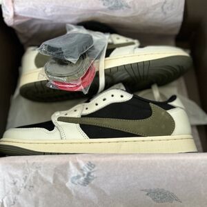 Jordan 1 retro low OG SP Travis Scott Olive